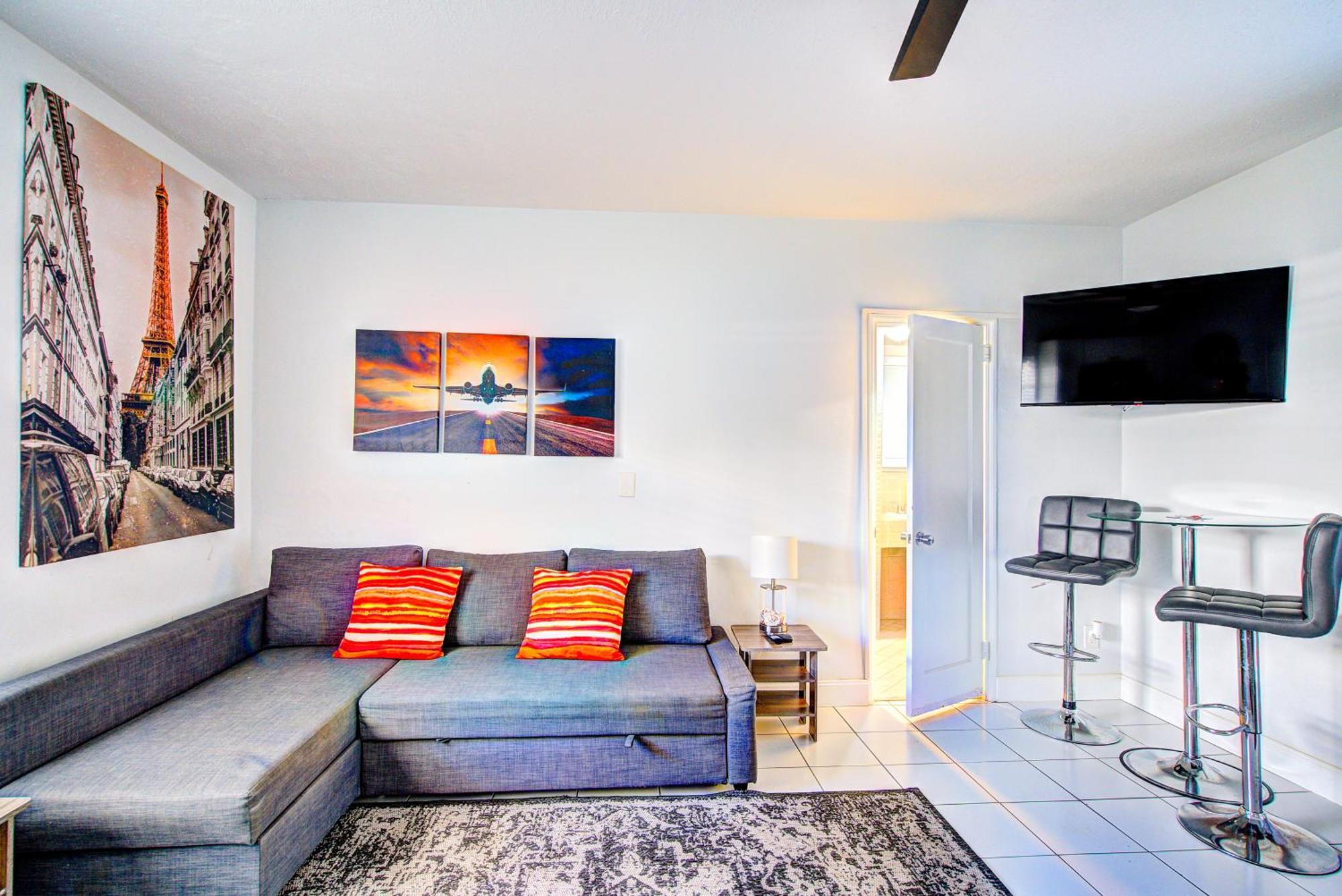 Little Paris By The Ocean Self Check In Hotel Fort Lauderdale Exterior photo