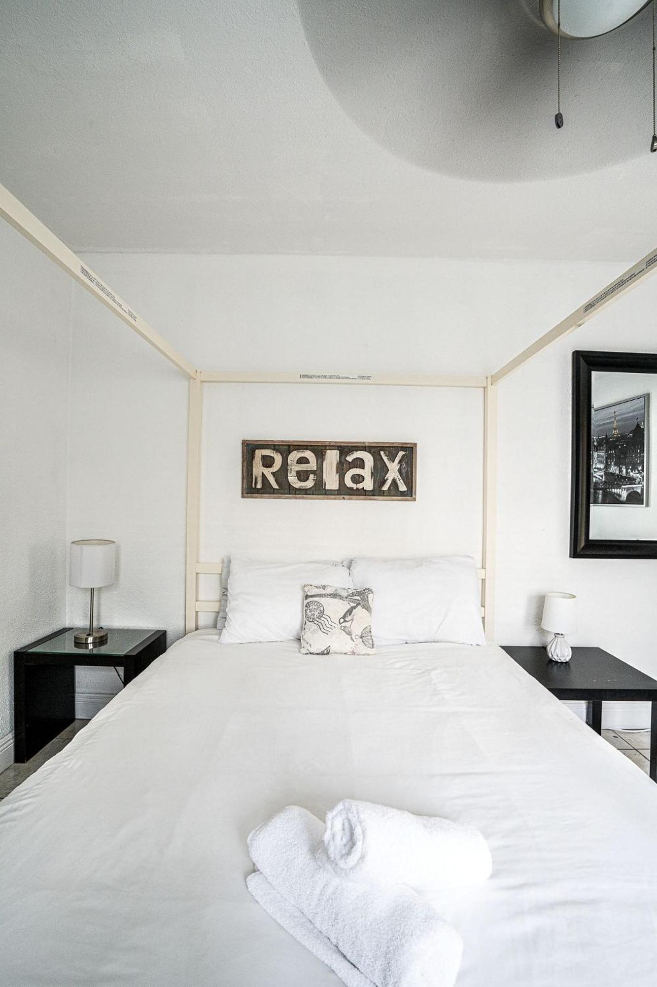 Little Paris By The Ocean Self Check In Hotel Fort Lauderdale Exterior photo